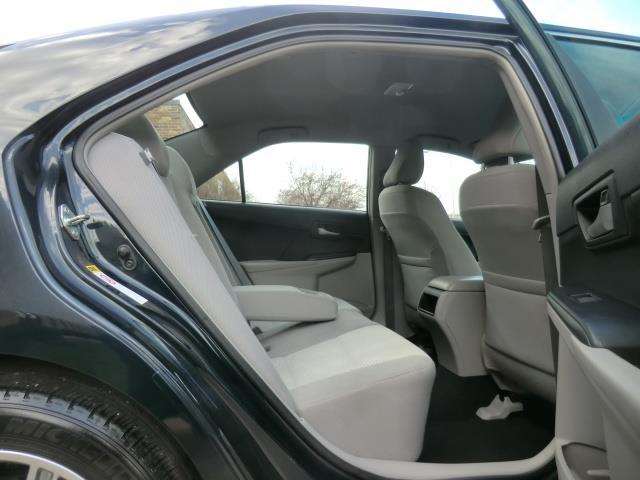 2014 Toyota Camry LE 31K Miles Backup Camera-Bluetooth-Clean CARFAX